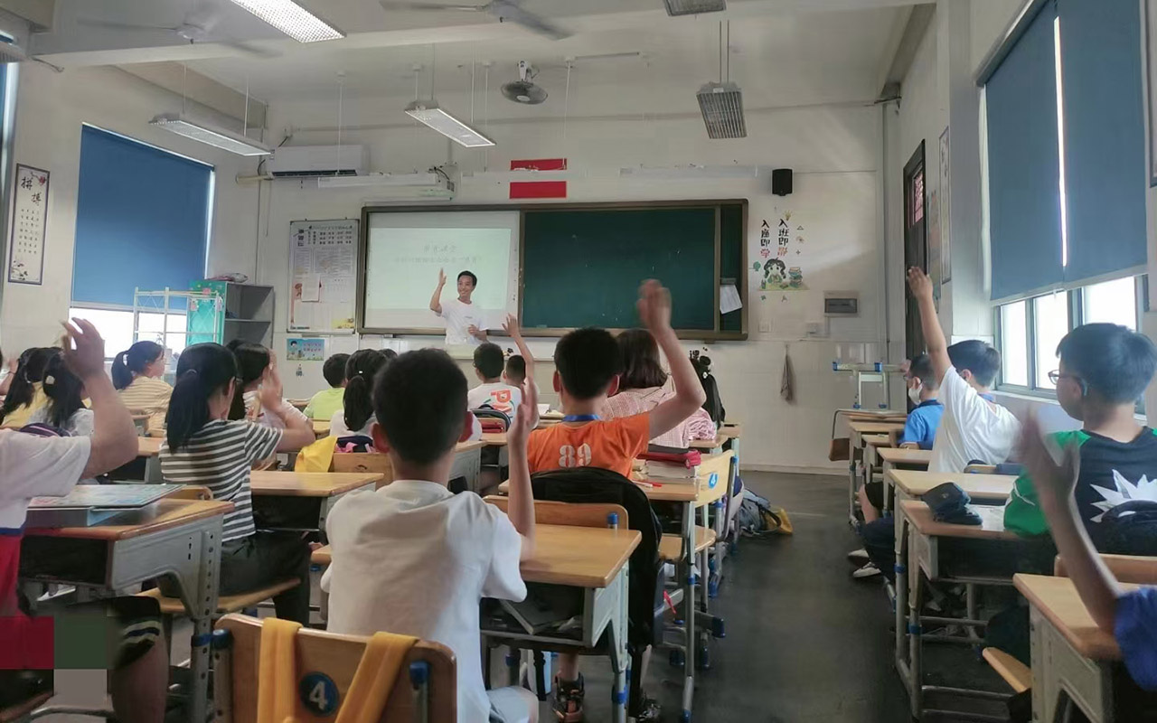 青河冯家小学